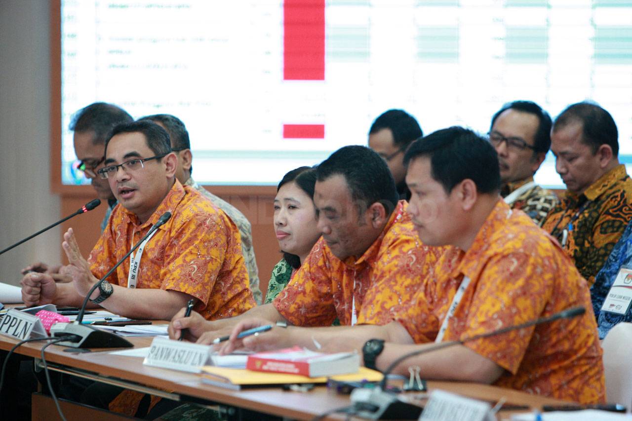 KPU Gelar Rapat Pleno...