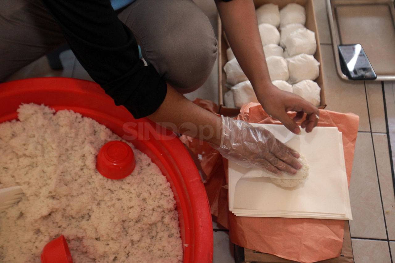 Melihat Persiapan Memasak...