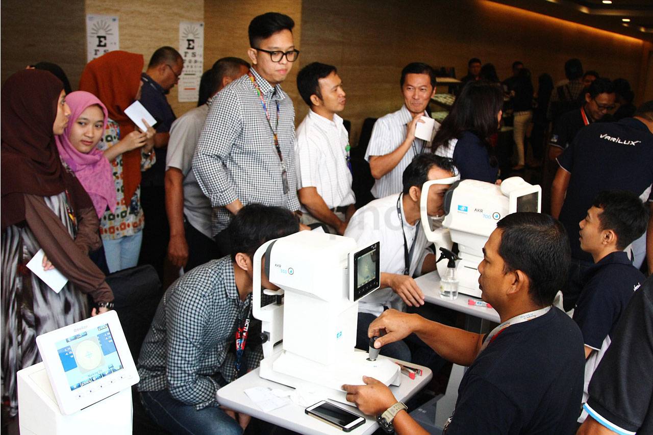 MNC Peduli dan Essilor...