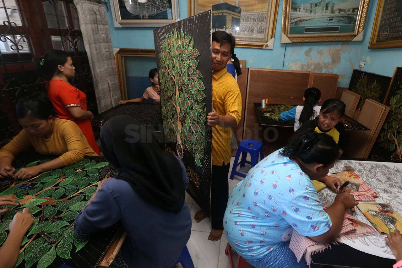 Kaligrafi Benang Emas...