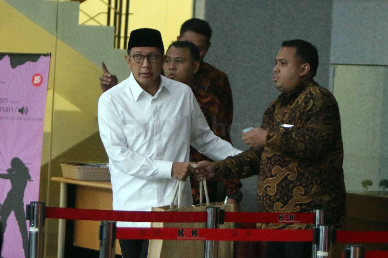 KPK Periksa Menteri...