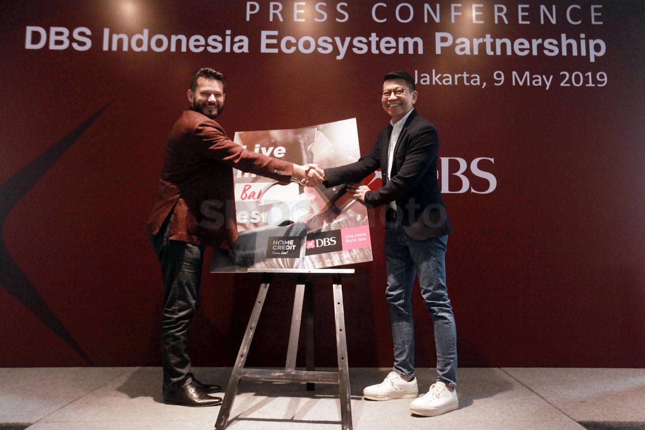 Bank DBS dan Home Credit...