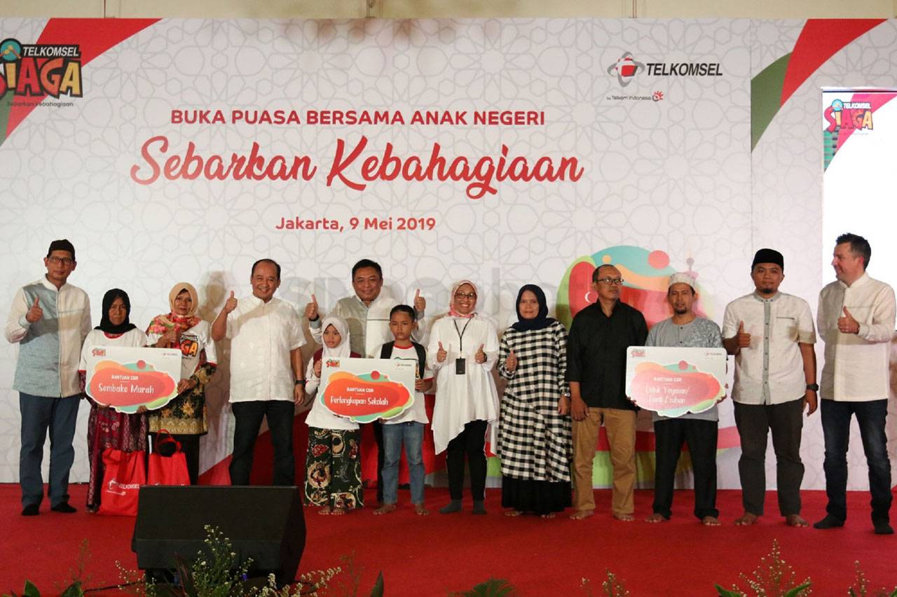 Telkomsel Sebarkan Kebahagiaan...