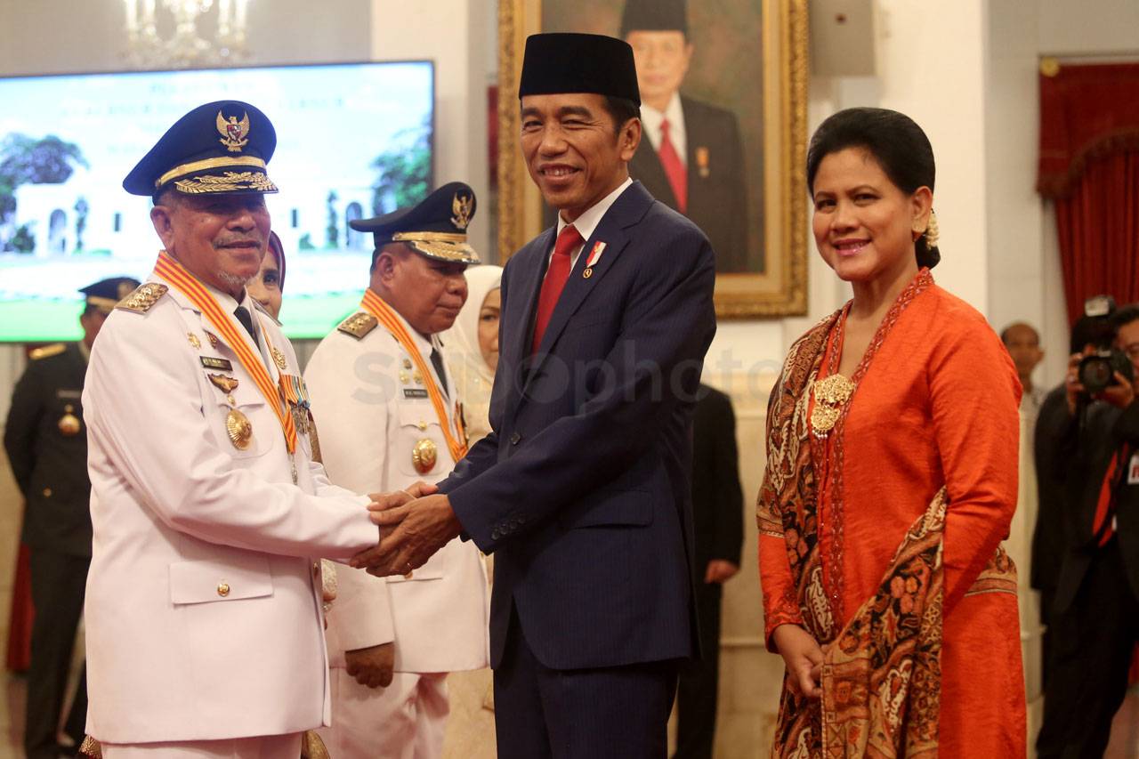 Presiden Jokowi Lantik...