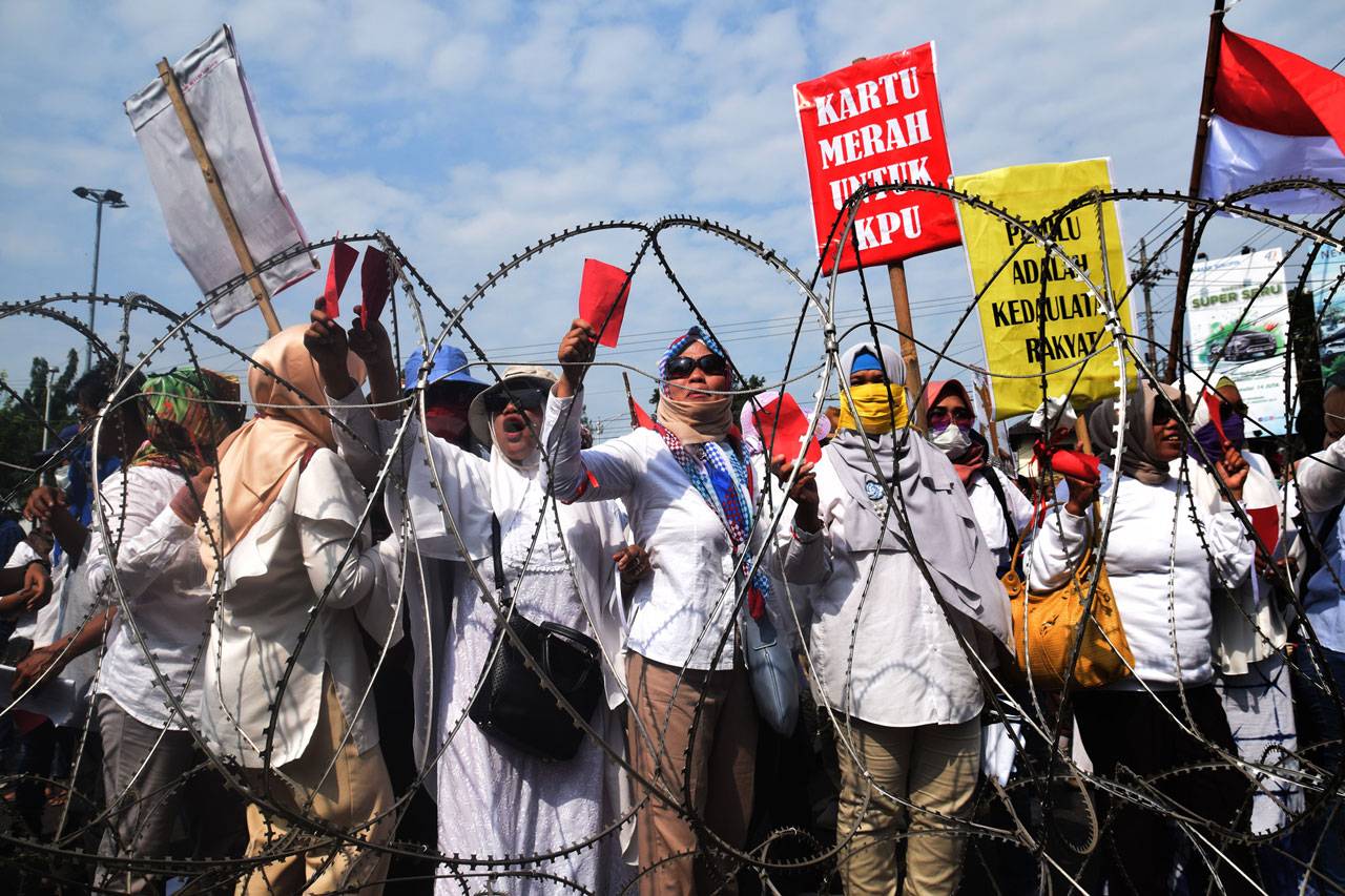 Massa Demonstran Gagal...