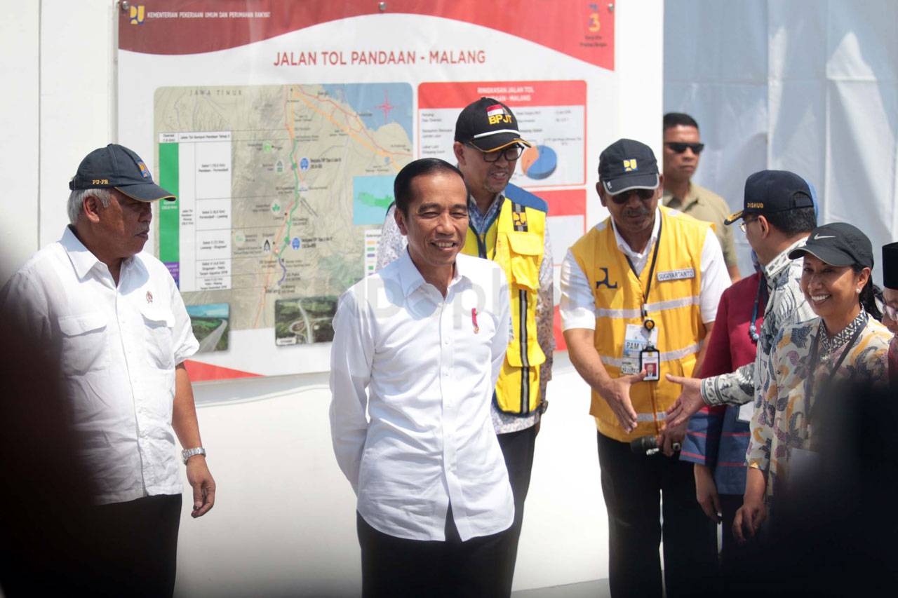Presiden Jokowi Resmikan...