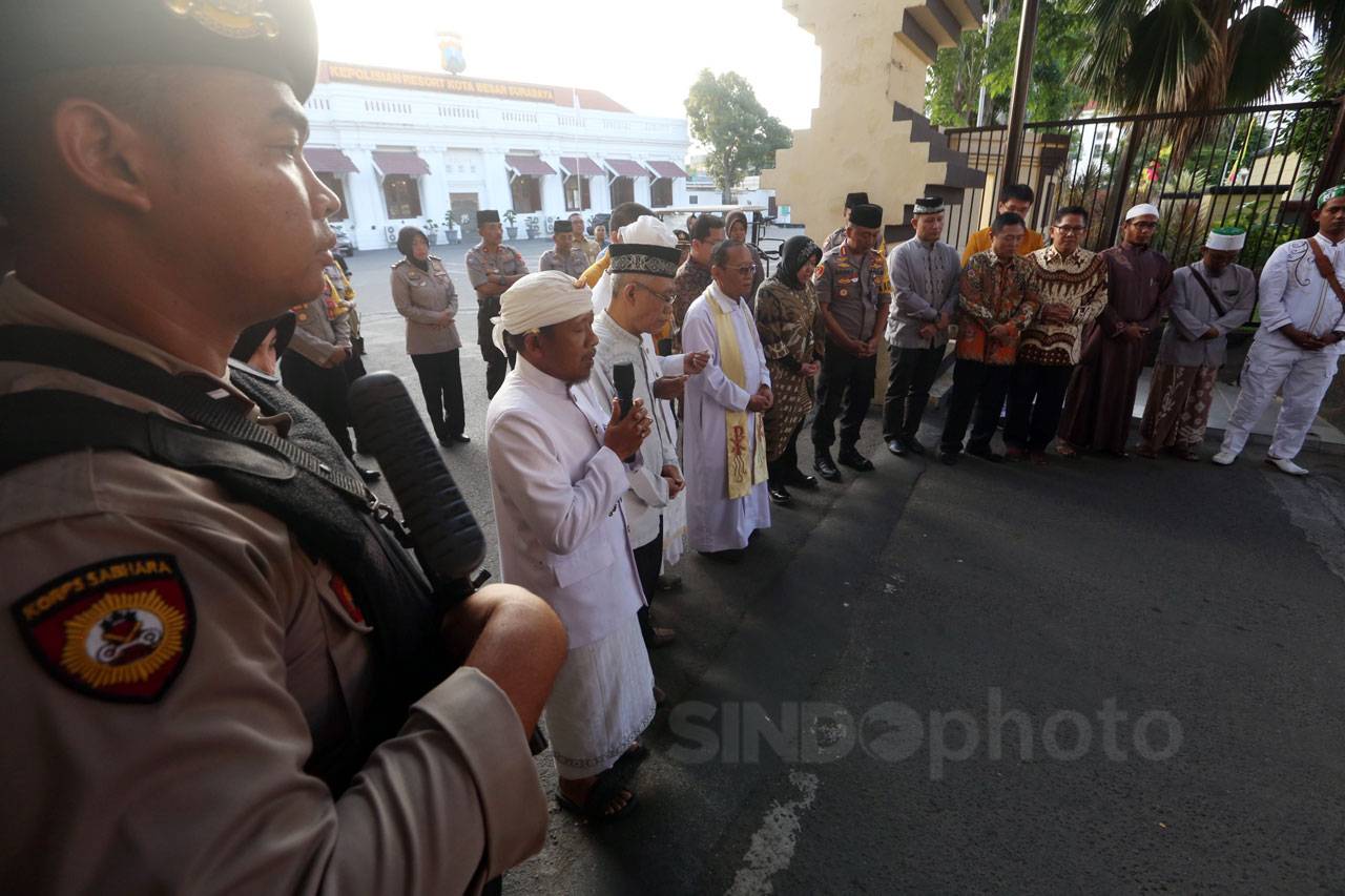 Wali Kota Risma Hadiri...