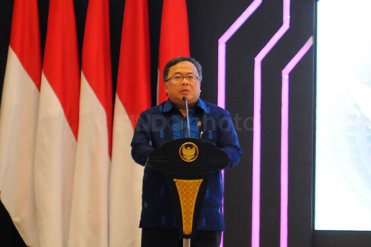 Presiden Jokowi Hadiri...
