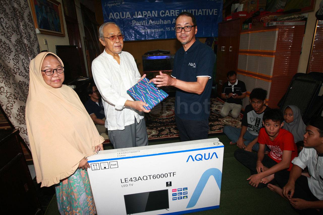 Aqua Japan Berikan Donasi...