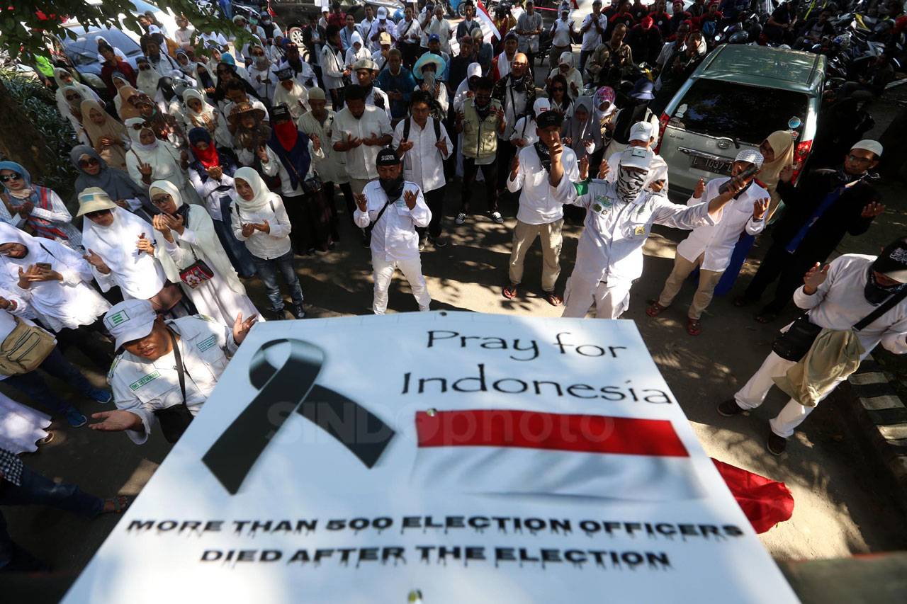 Ratu Adil Tolak Hasil...