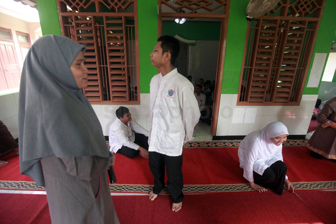 Melihat Suasana Pesantren...
