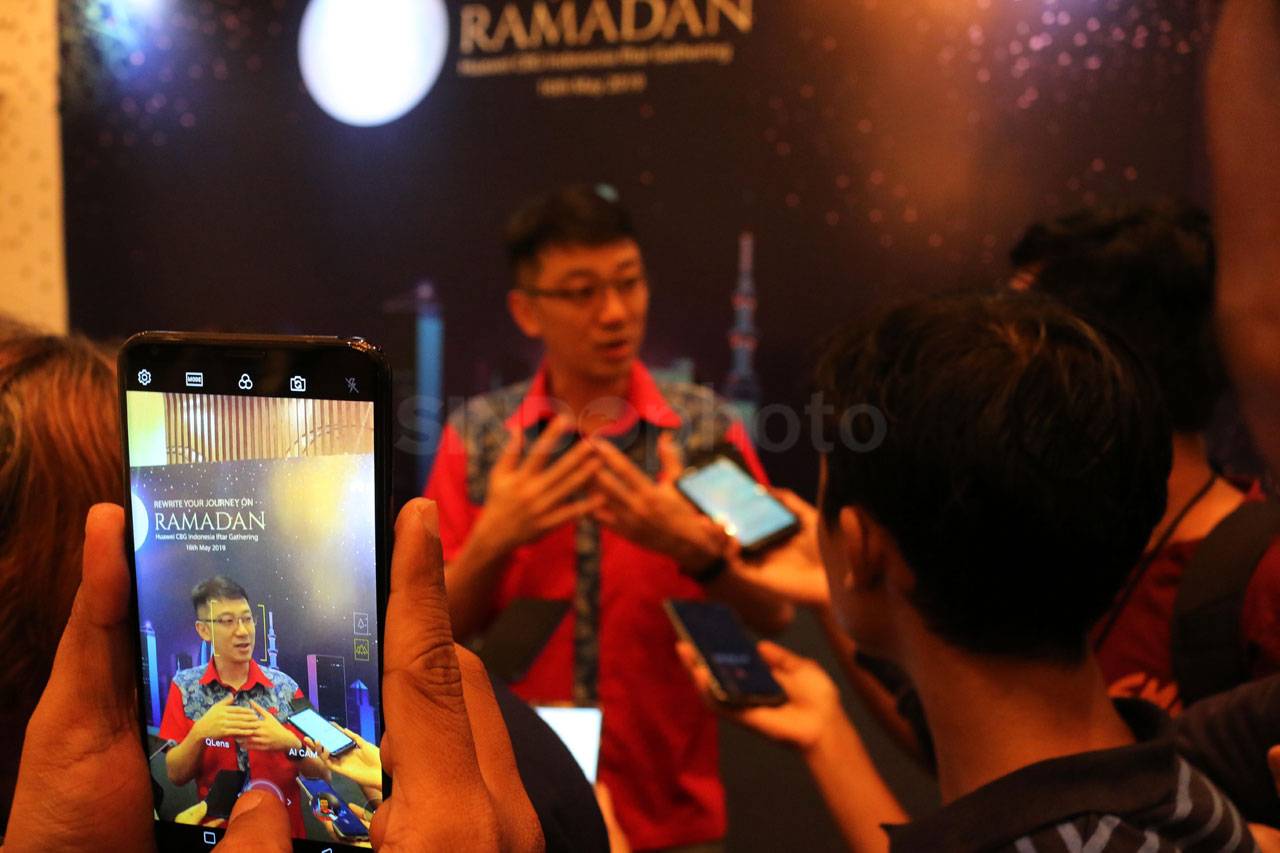 HUAWEI Luncurkan Series...