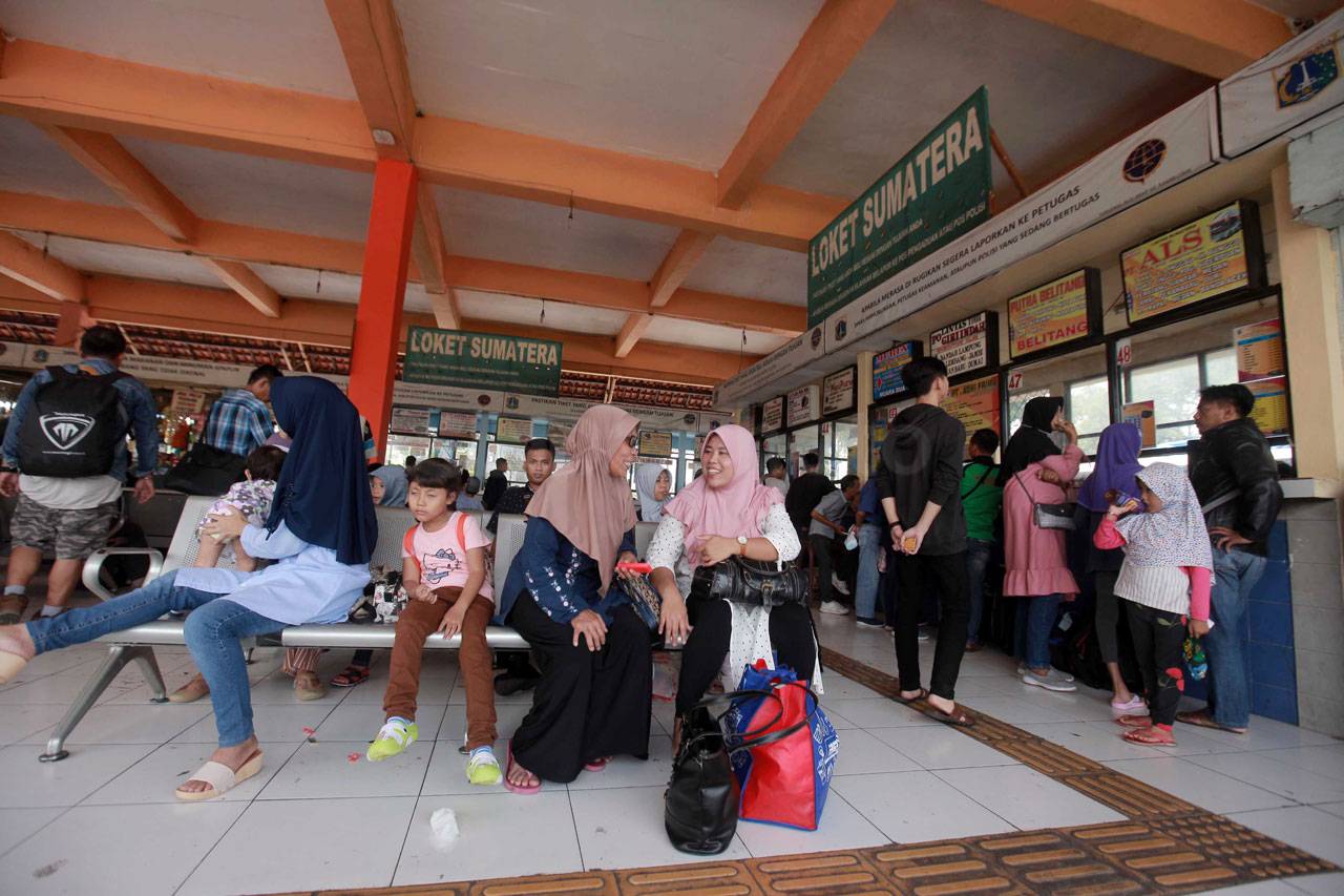 Arus Mudik di Terminal...