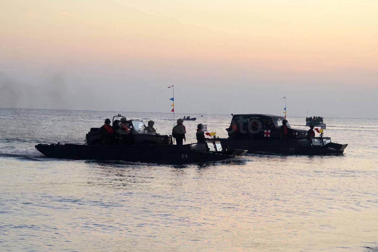 Korps Marinir Gelar...
