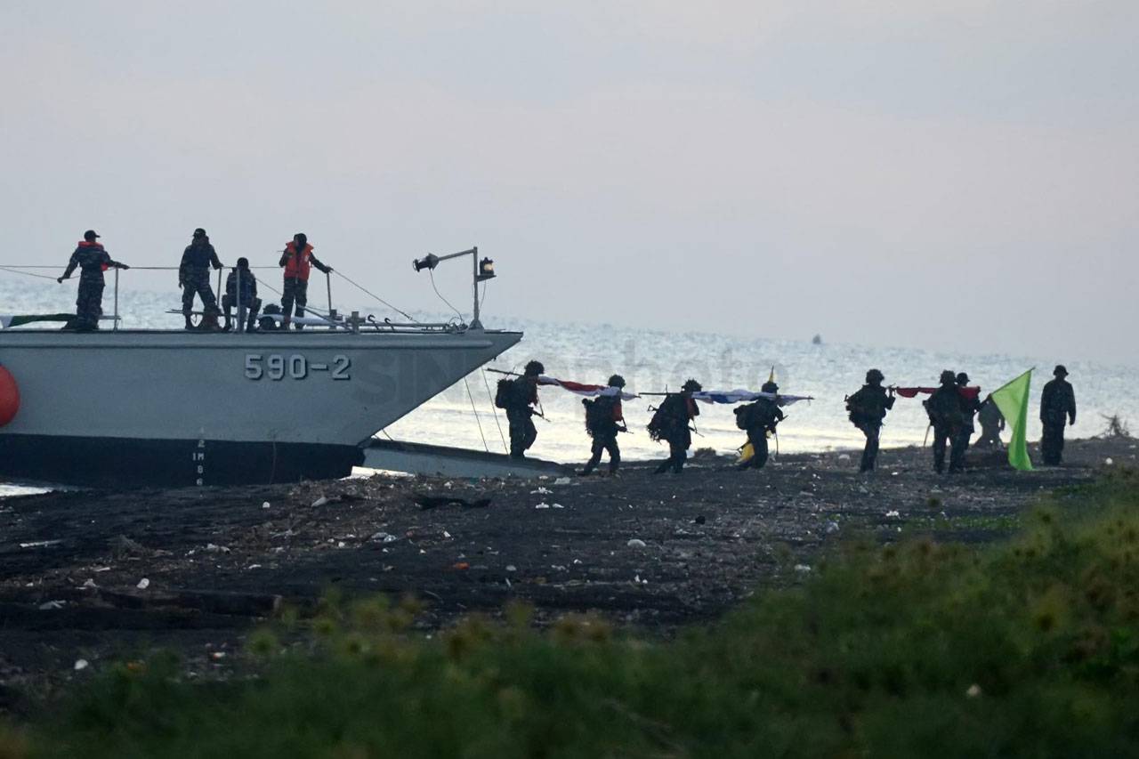 Korps Marinir Gelar...