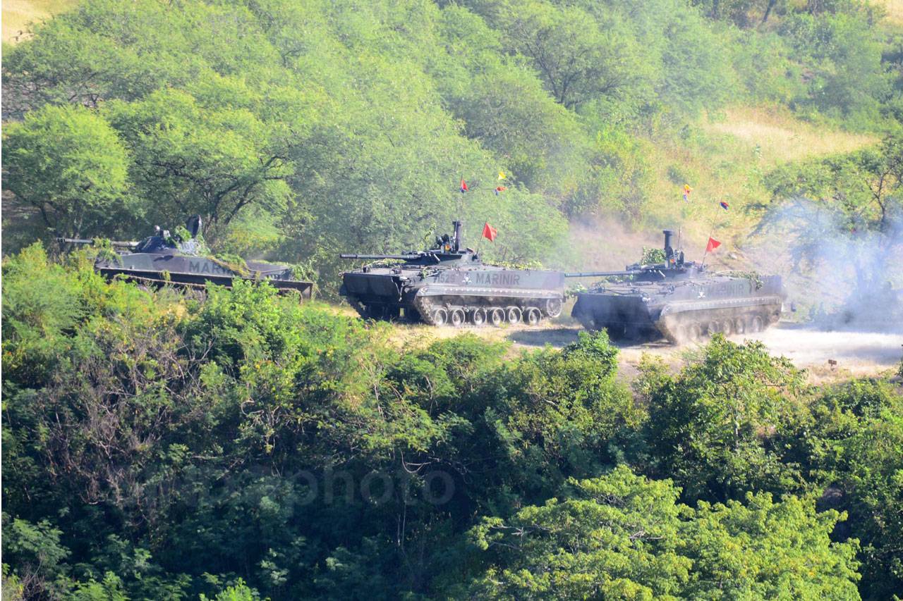 Korps Marinir Gelar...