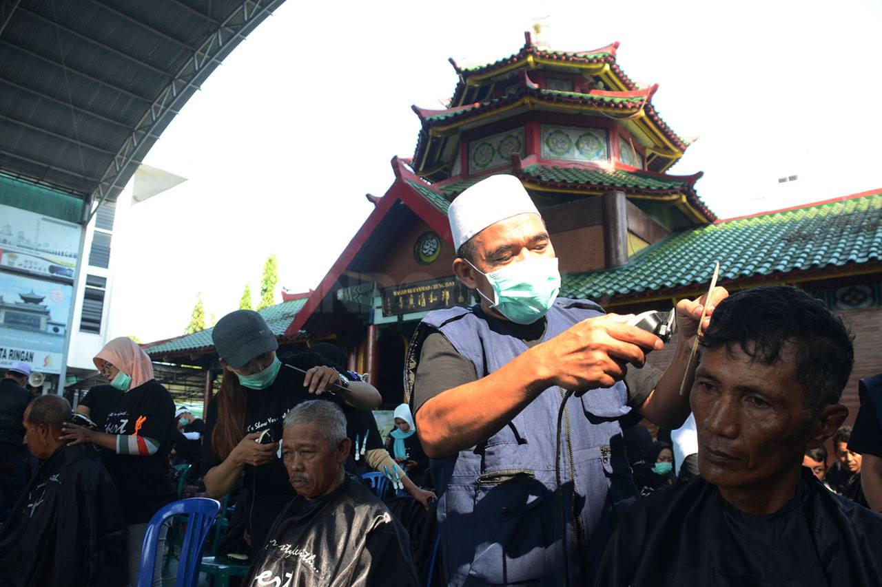 Ribuan Kaum Dhuafa Potong...
