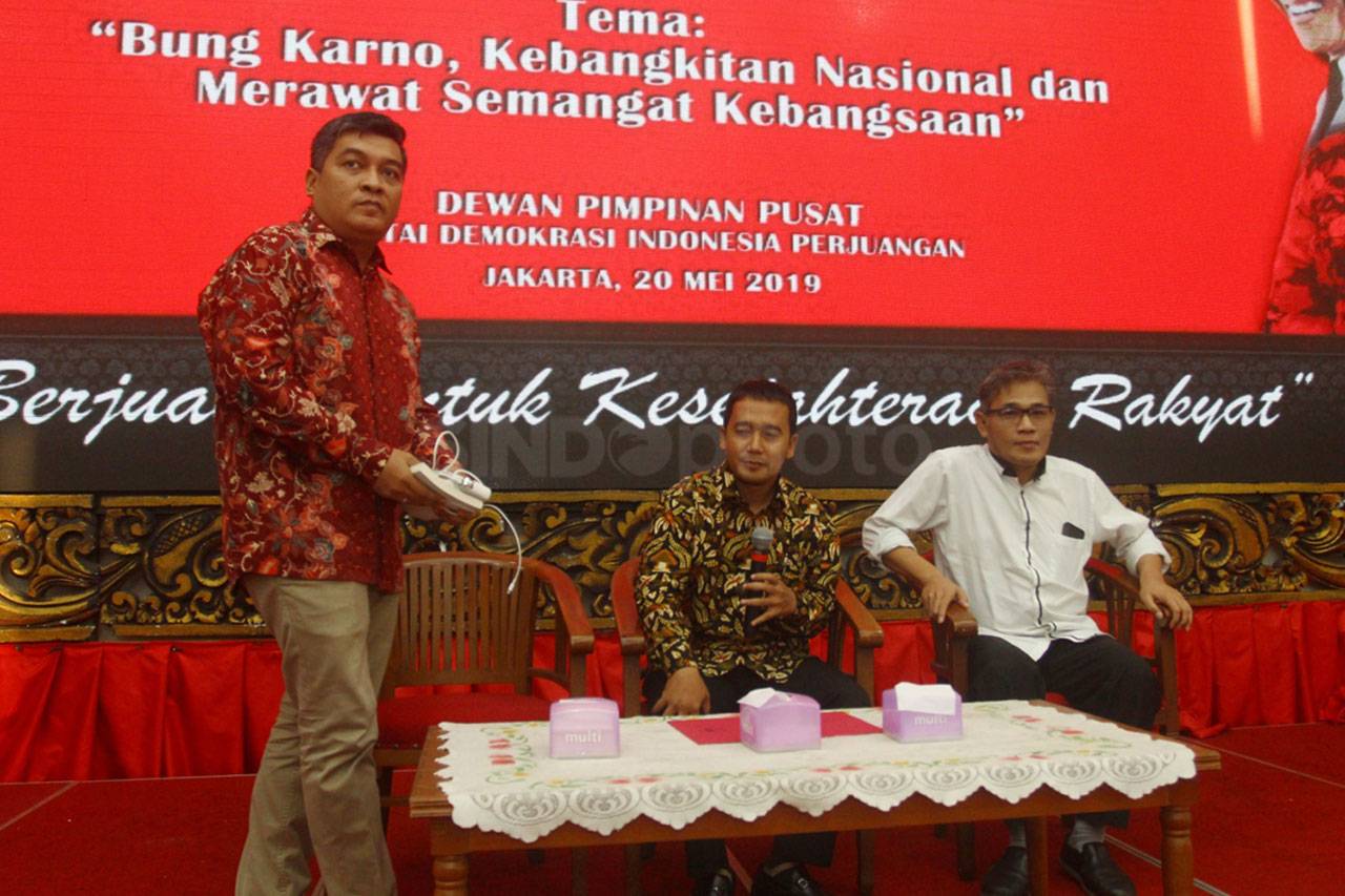 PDIP Gelar Mimbar Kebangkitan...