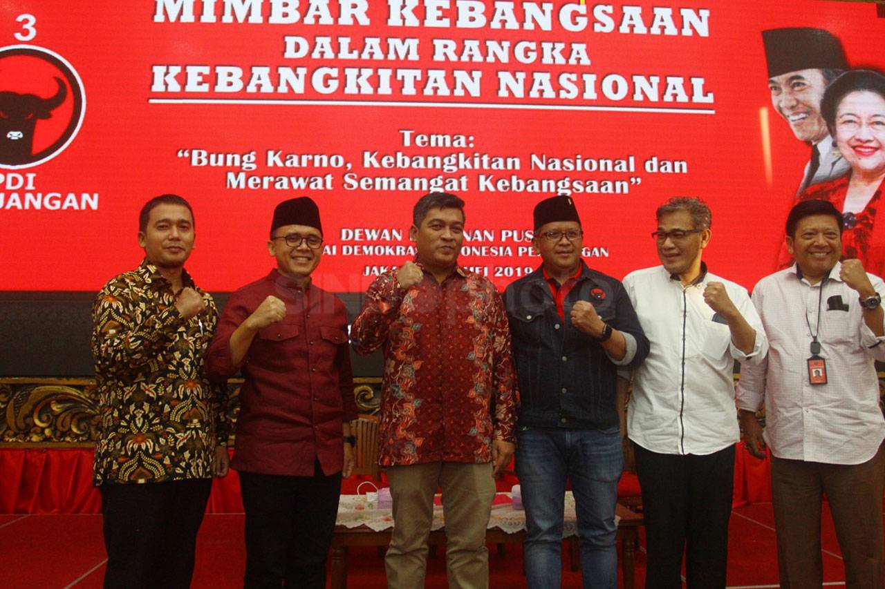 PDIP Gelar Mimbar Kebangkitan...