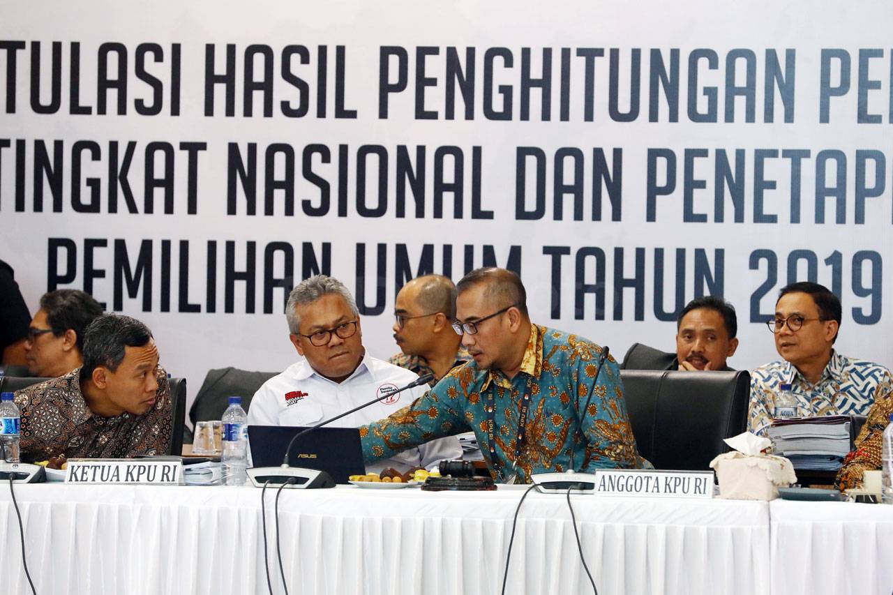 KPU Gelar Rapat Pleno...
