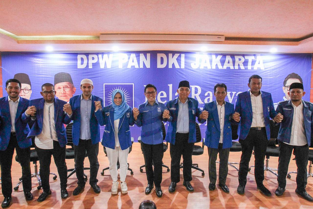 9 Caleg PAN Lolos ke...
