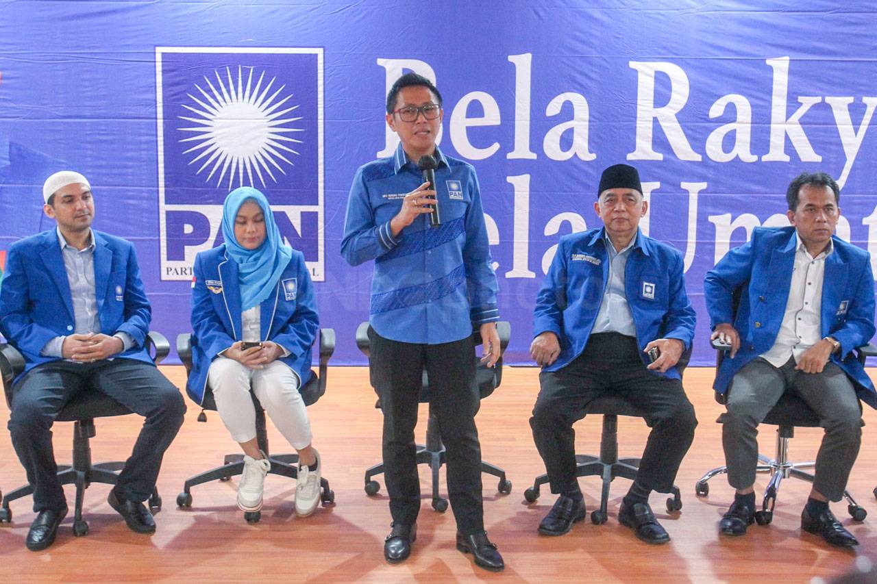 9 Caleg PAN Lolos ke...