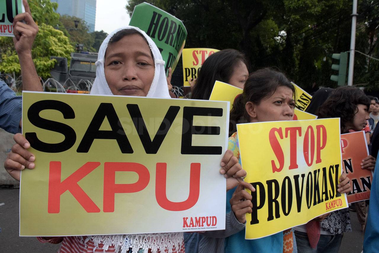Puluhan Orang Gelar...