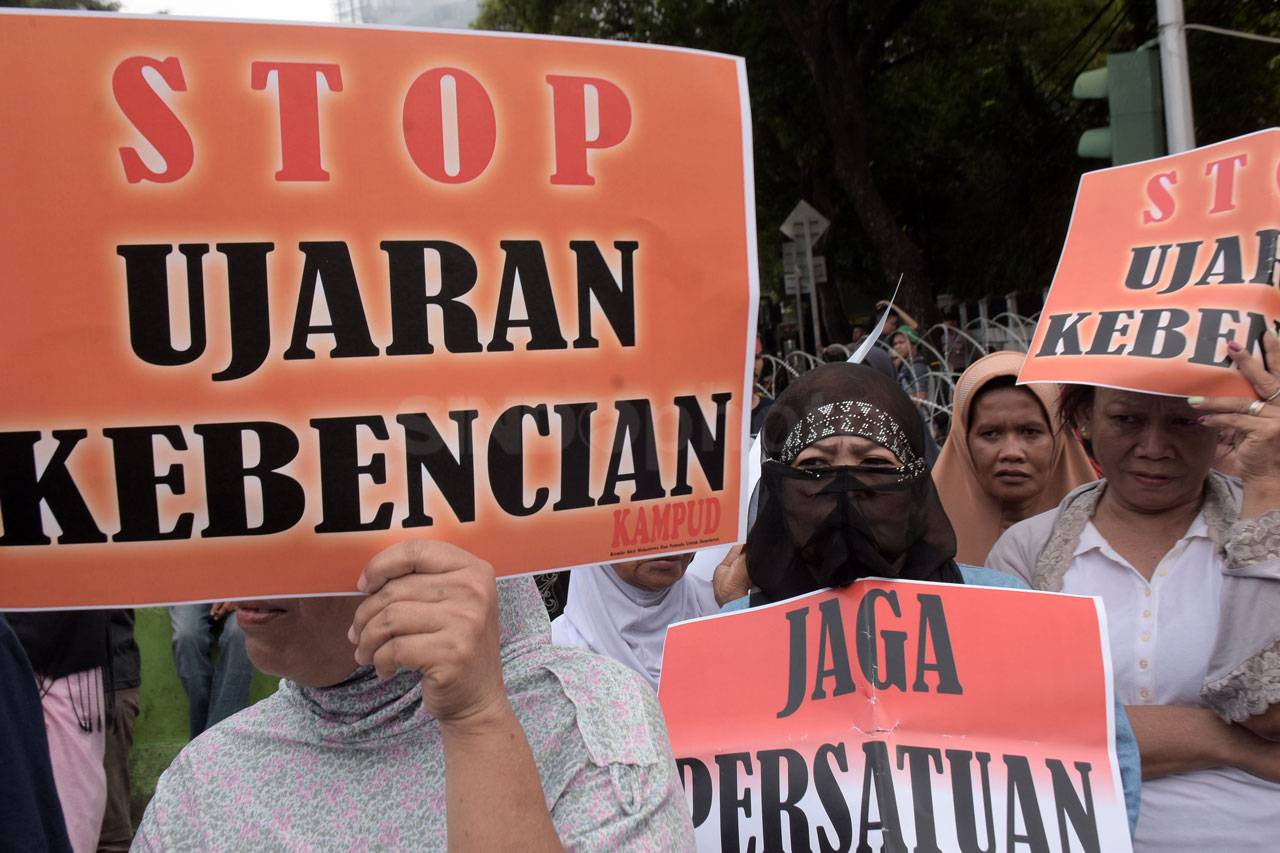 Puluhan Orang Gelar...
