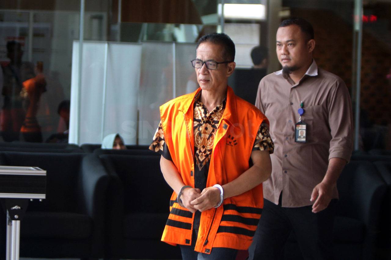 KPK Lanjutkan Pemeriksaan...