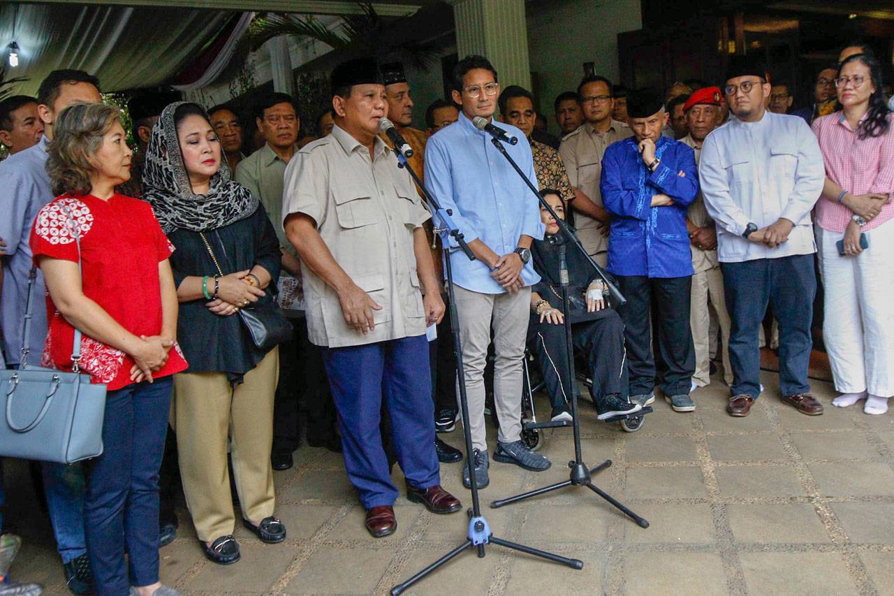 Prabowo-Sandi Gugat...