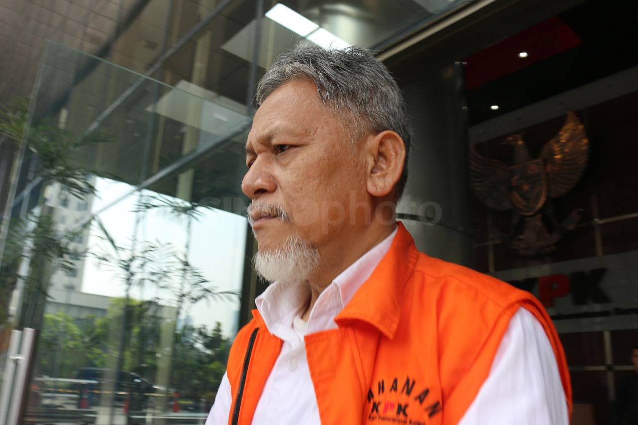 Diduga Terima Suap Rp50...
