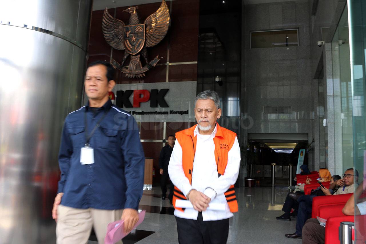 Diduga Terima Suap Rp50...