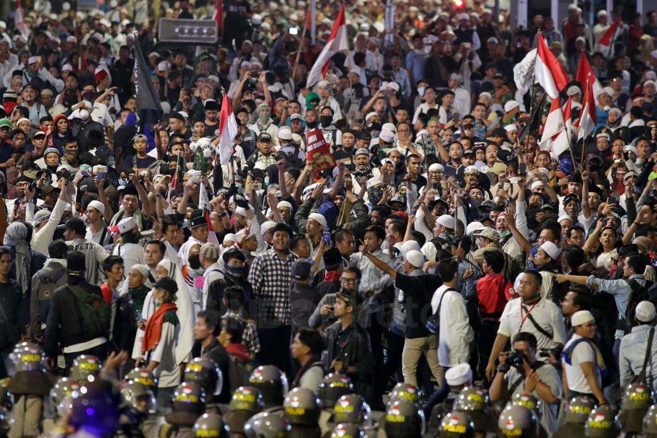 Usai Laksanakan Tarawih,...