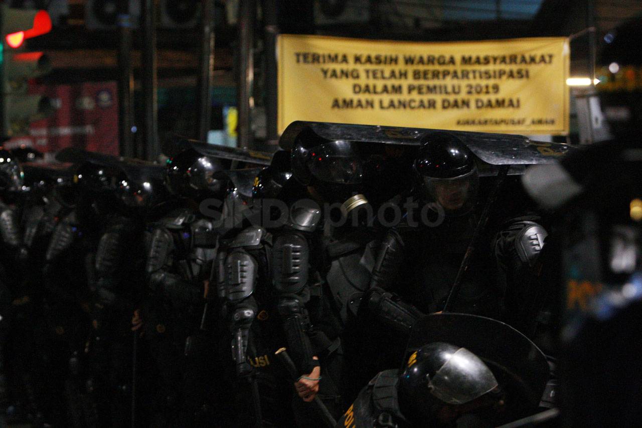 Sekelompok Massa Terlibat...