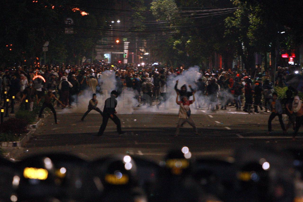 Sekelompok Massa Terlibat...