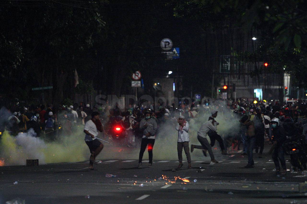 Sekelompok Massa Terlibat...