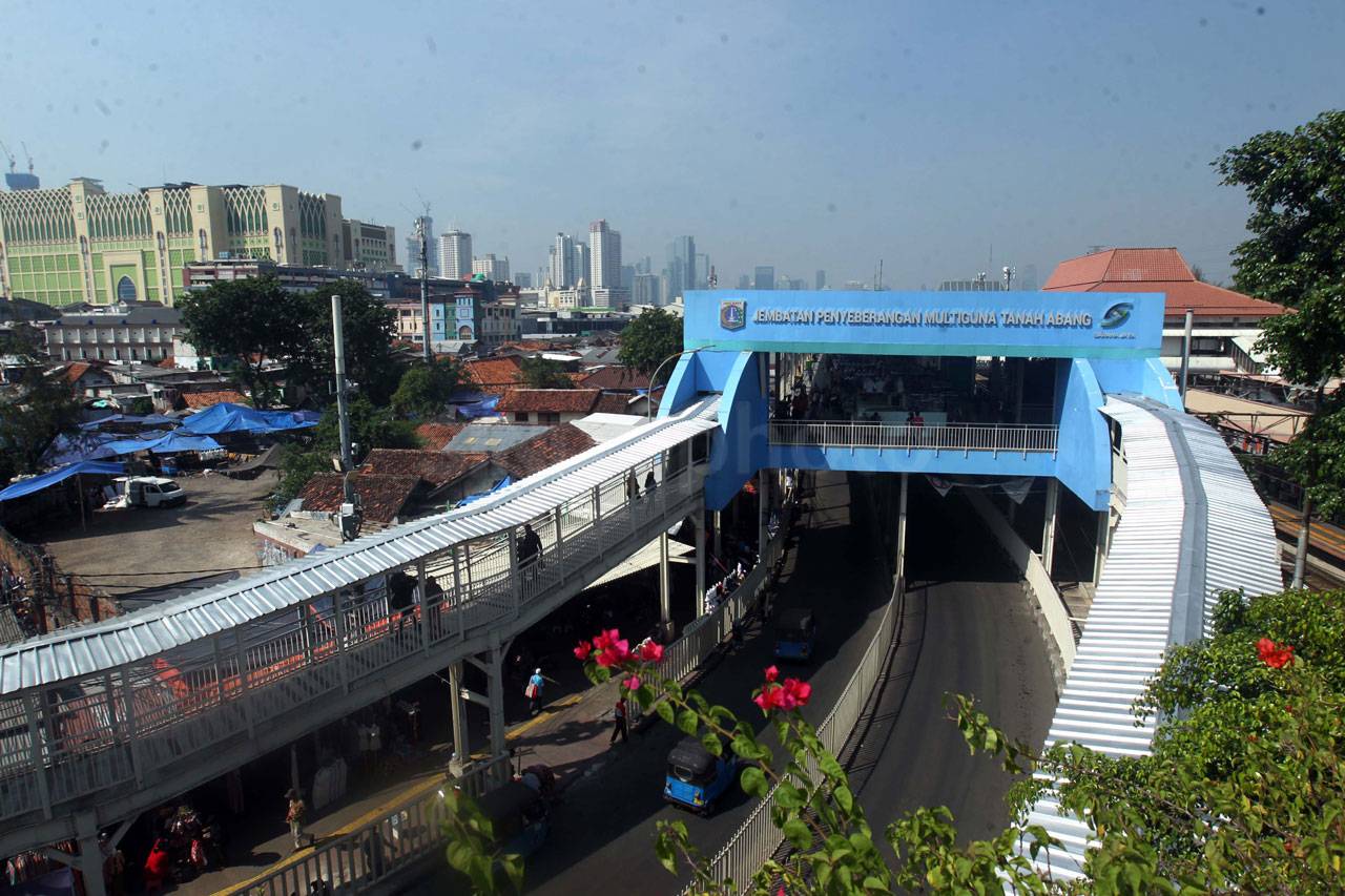 Stasiun Tanah Abang...