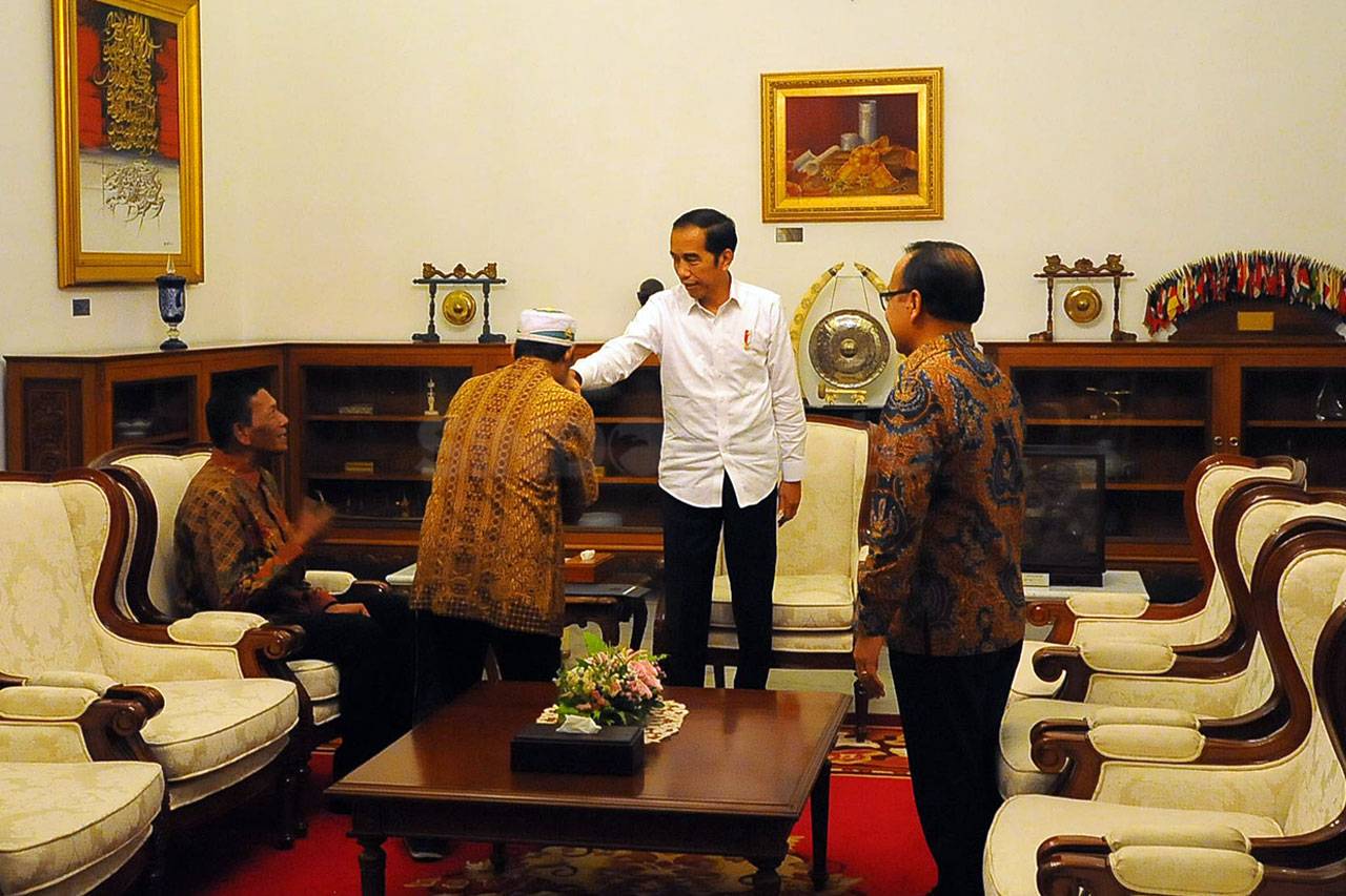 Presiden Jokowi Terima...