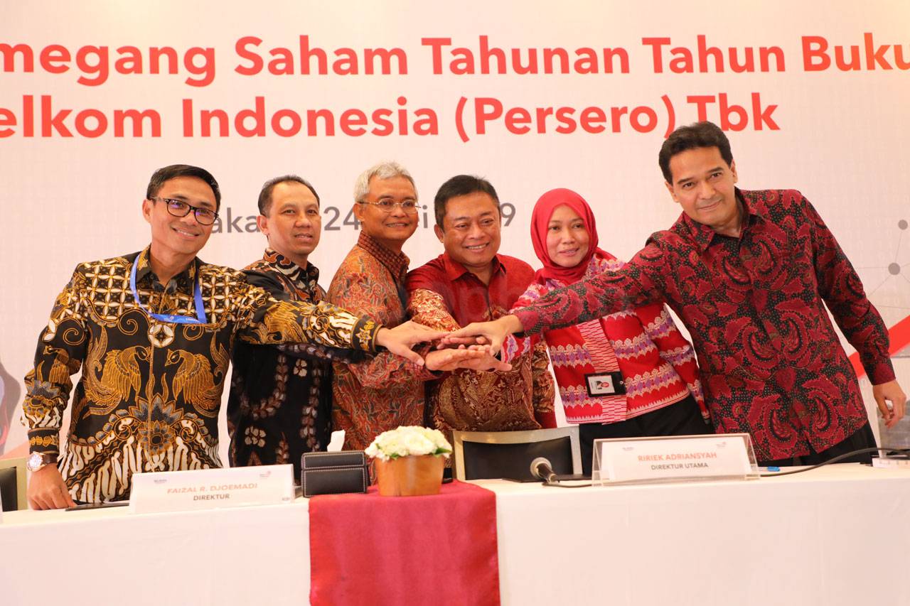 Telkom Bagikan Dividen...