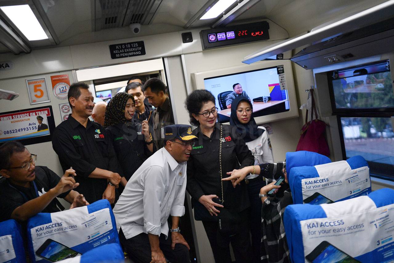 Menhub Tinjau Kesiapan...