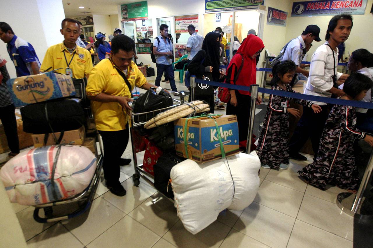 Pemudik Mulai Padati...