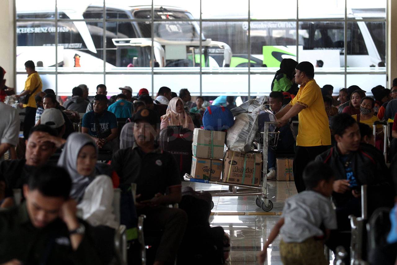 Pemudik Mulai Padati...