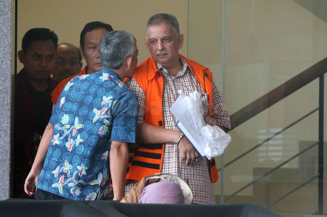 KPK Lanjutkan Pemeriksaan...