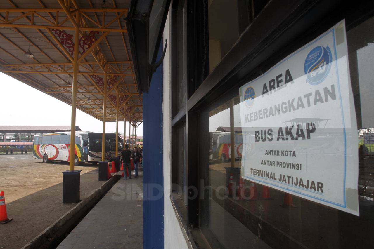 Arus Mudik di Terminal...