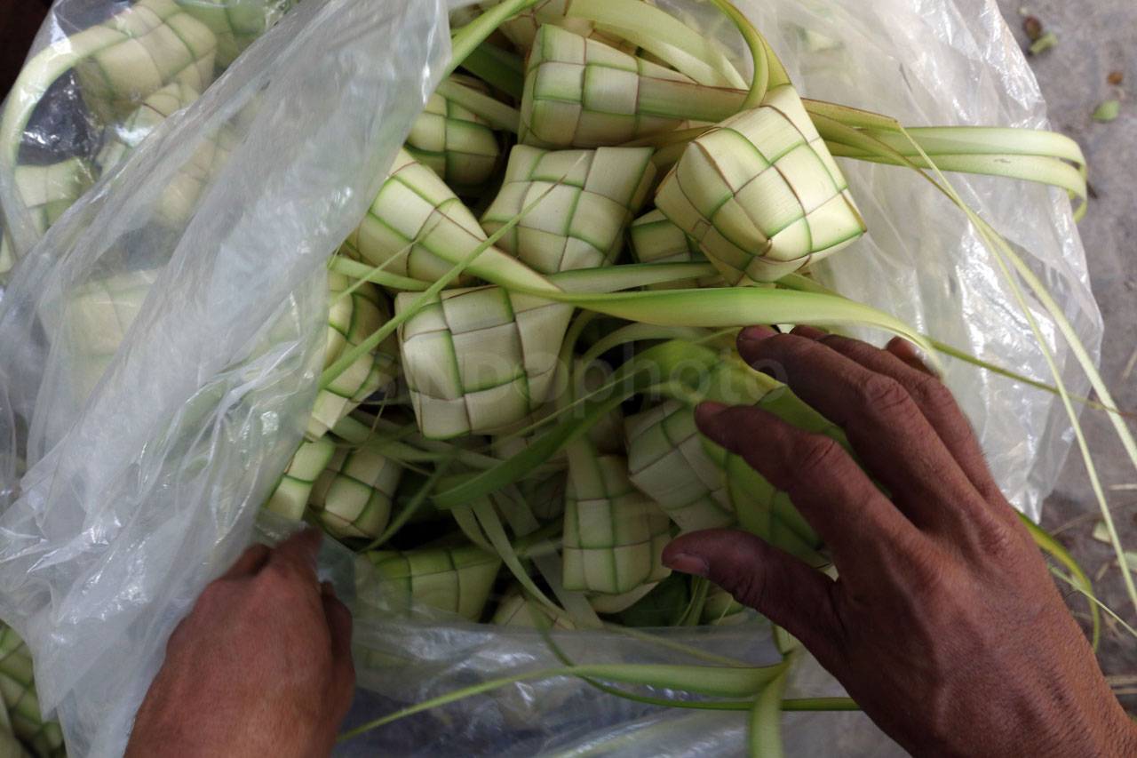 Jelang Lebaran, Penjualan...