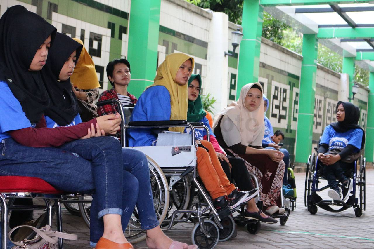 98 Penyandang Disabilitas...