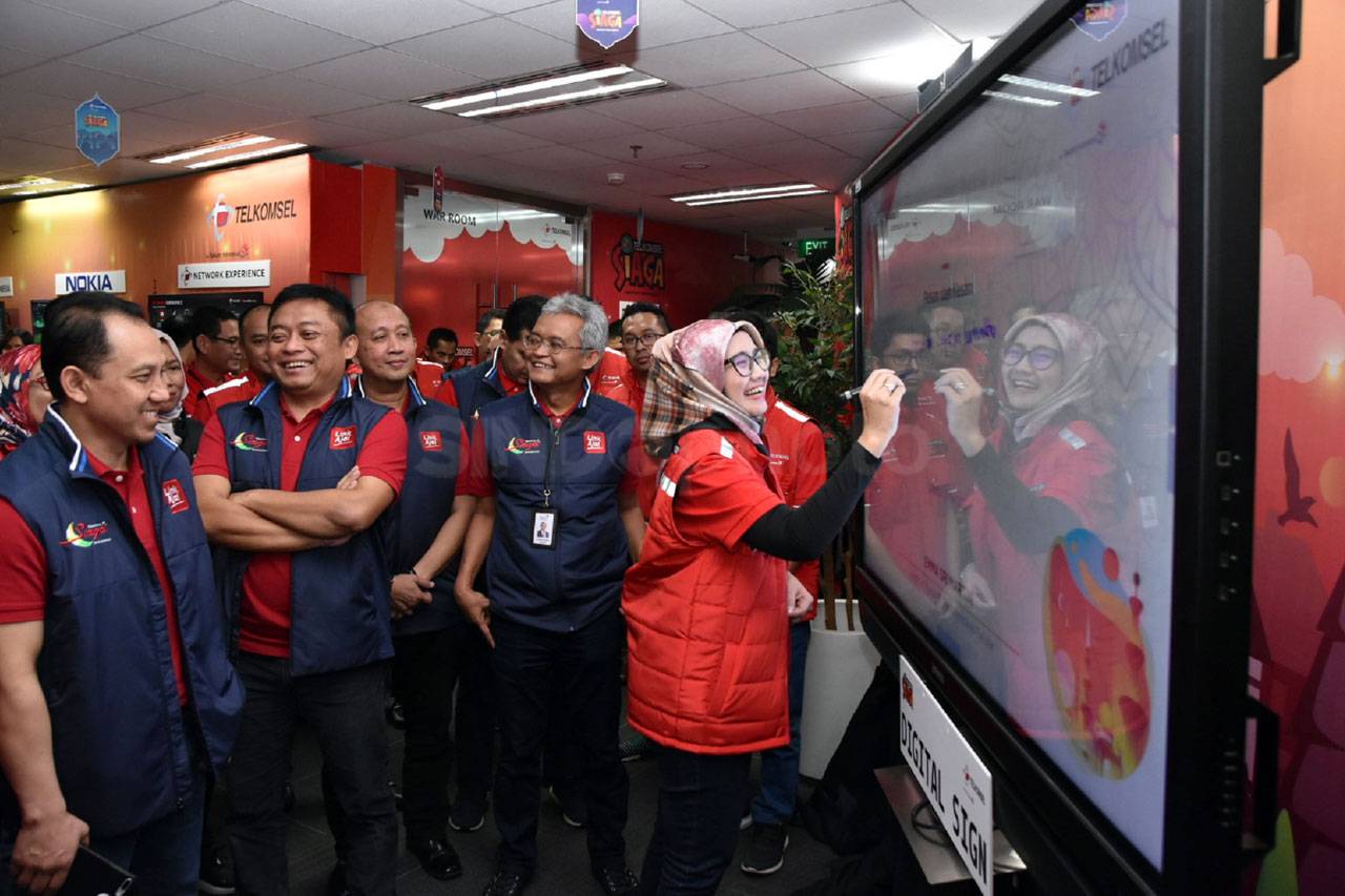 Telkomsel Siap Hadapi...
