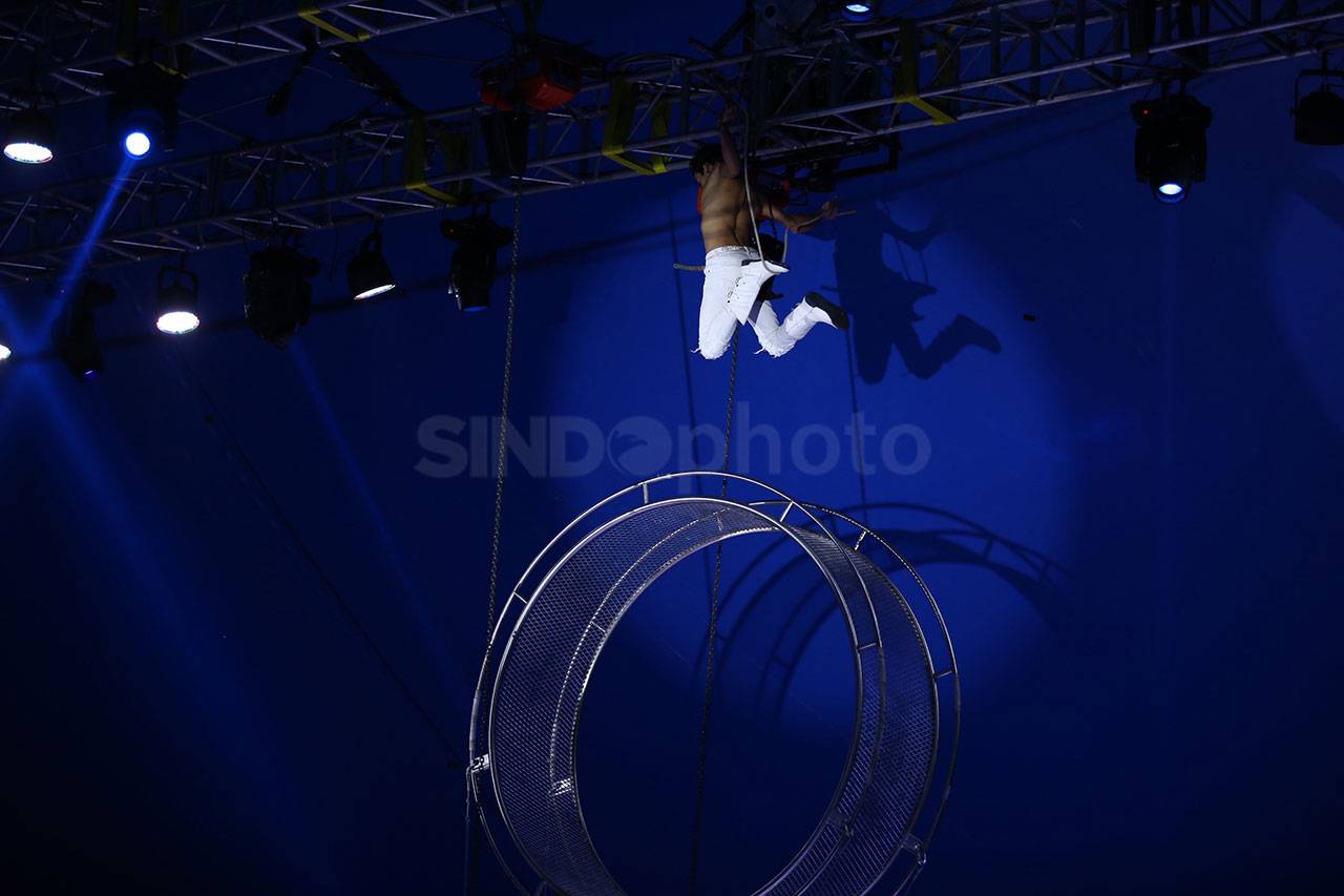 Kemeriahan Cirque de...