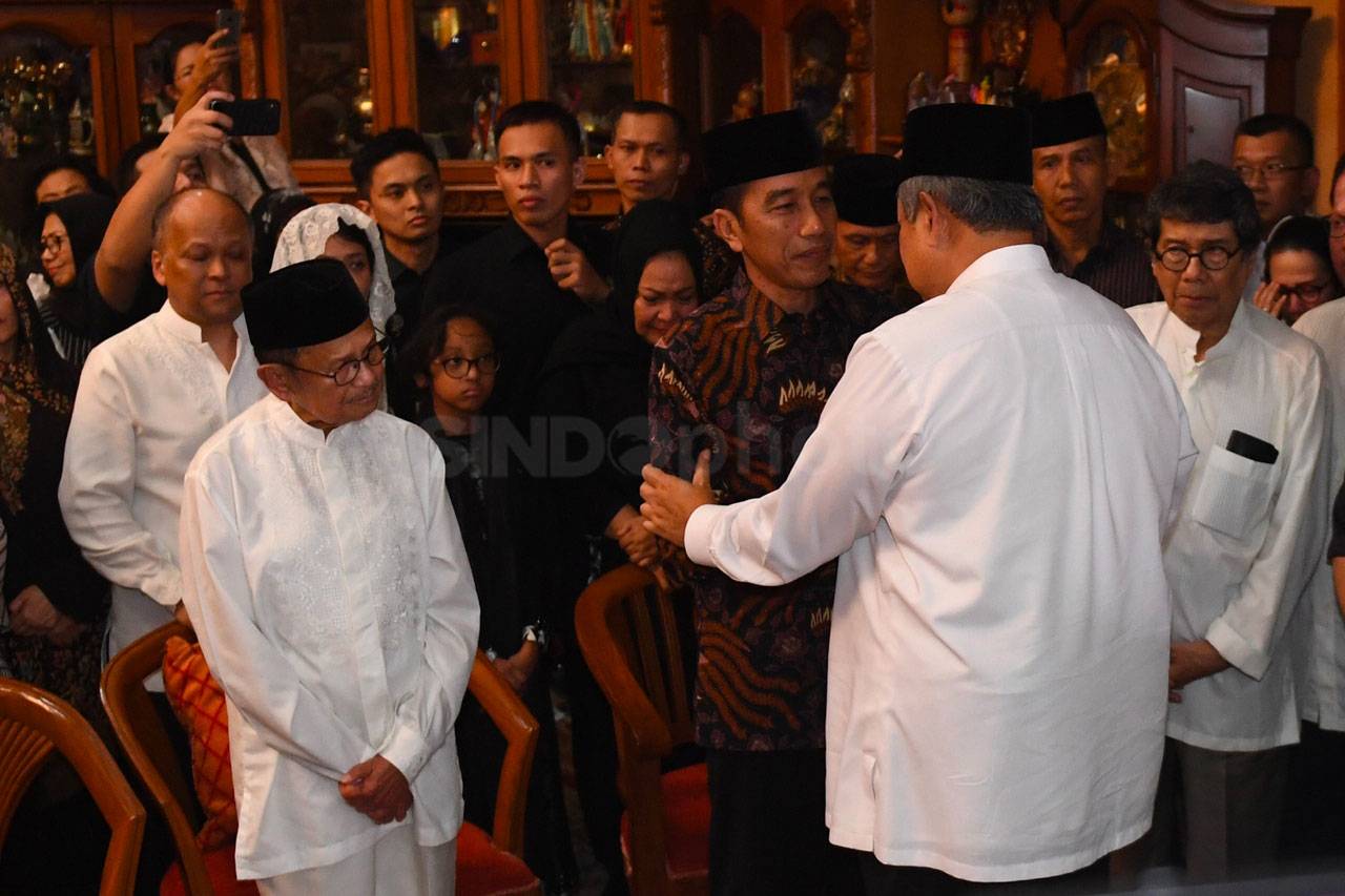 Presiden Jokowi Melayat...