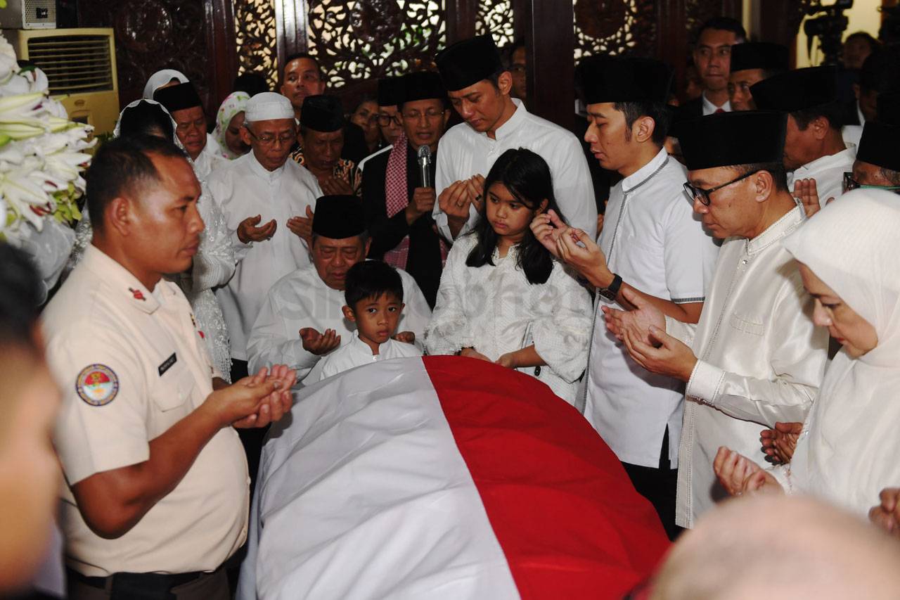 Jenazah Ani Yudhoyono...